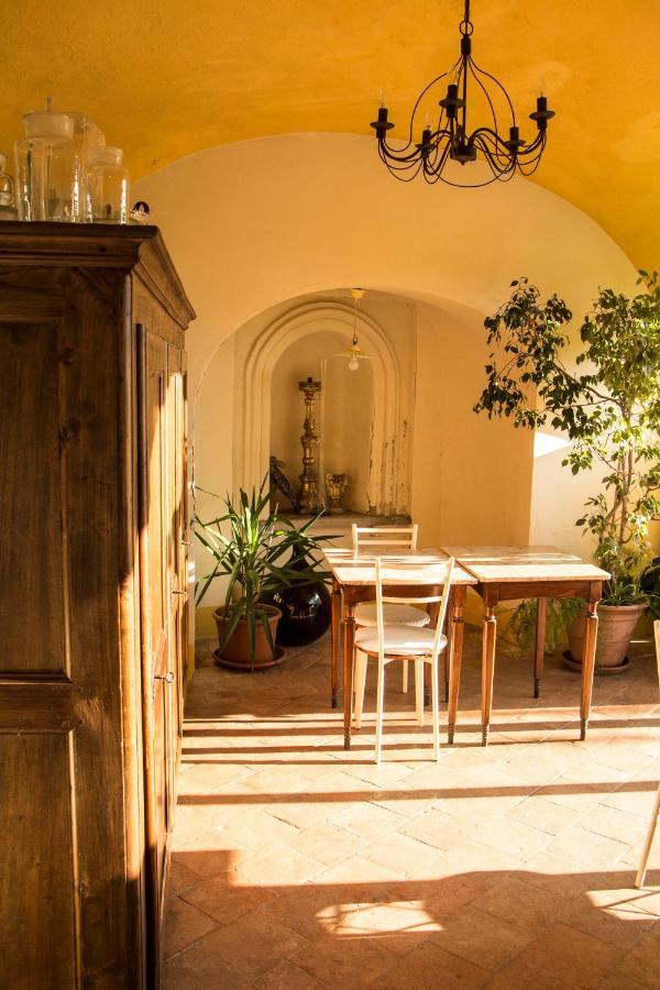 Bed and Breakfast L'Aromatario Neive Exterior foto