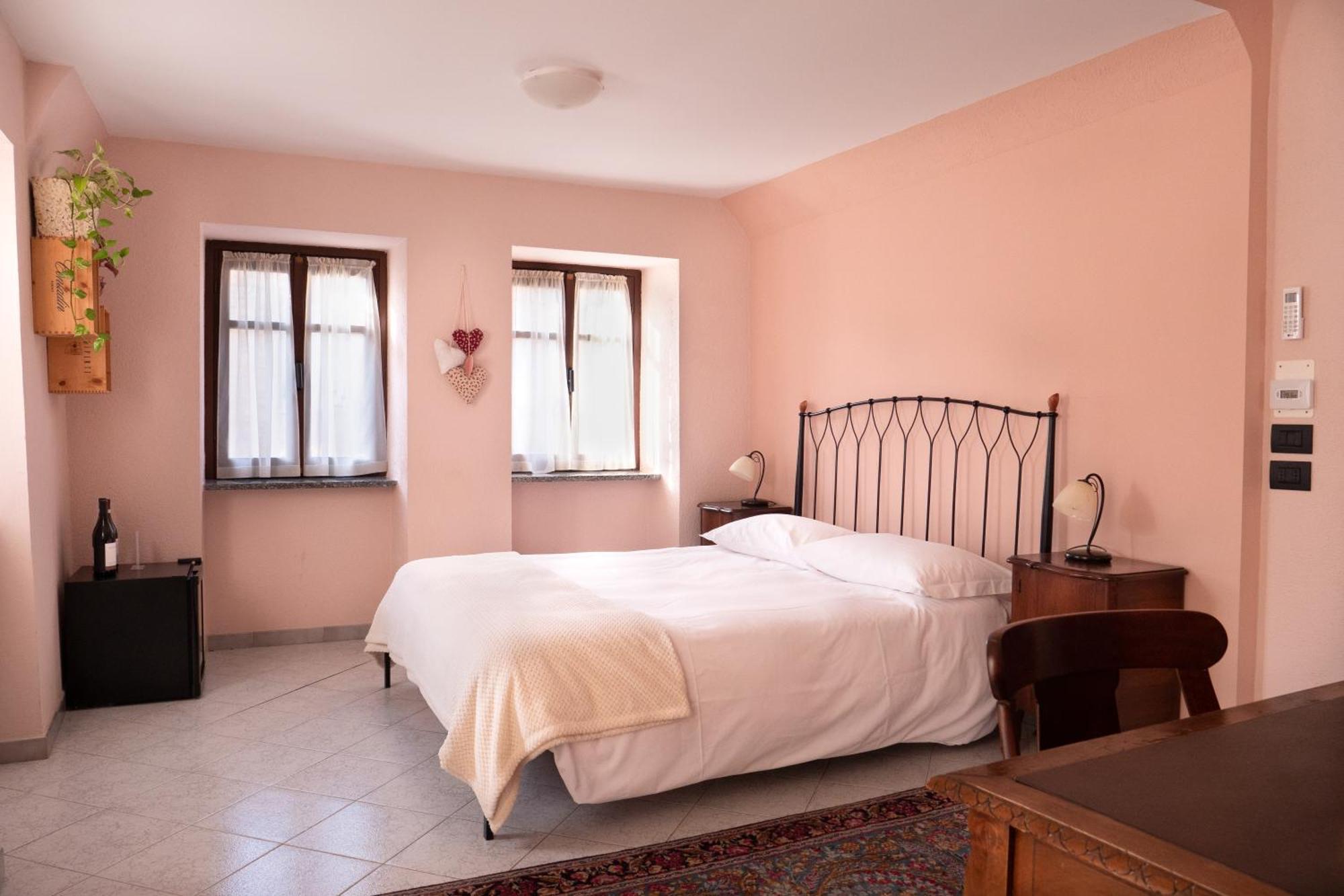 Bed and Breakfast L'Aromatario Neive Exterior foto