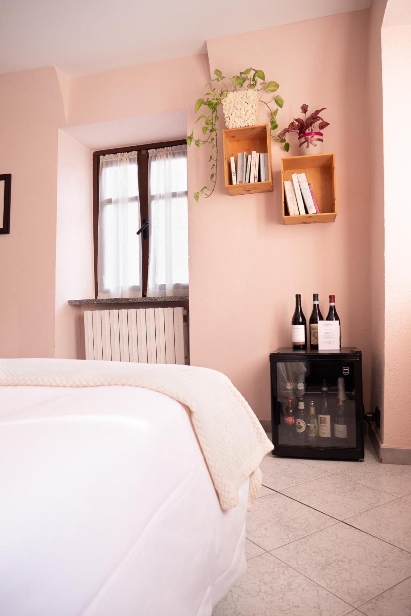 Bed and Breakfast L'Aromatario Neive Exterior foto