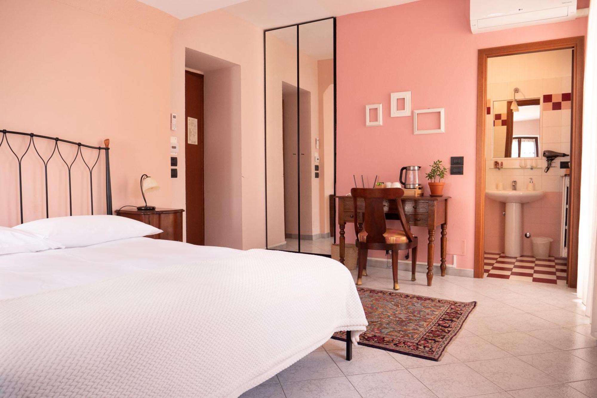 Bed and Breakfast L'Aromatario Neive Exterior foto