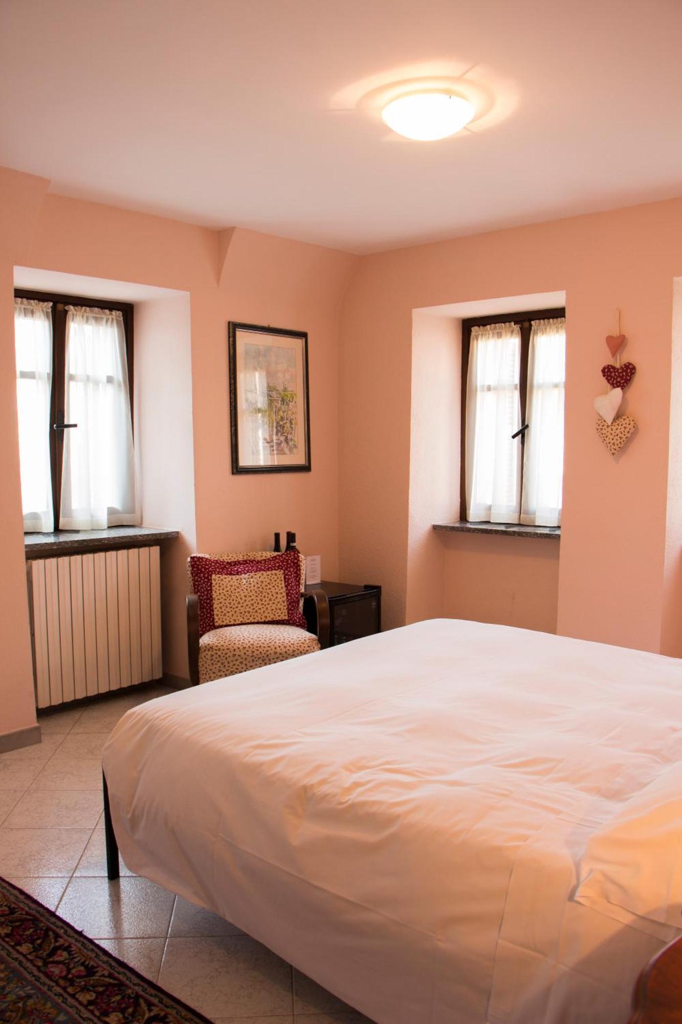 Bed and Breakfast L'Aromatario Neive Exterior foto